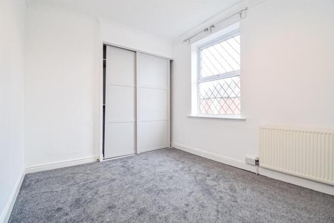 2 bed Terraced to rent Image 7