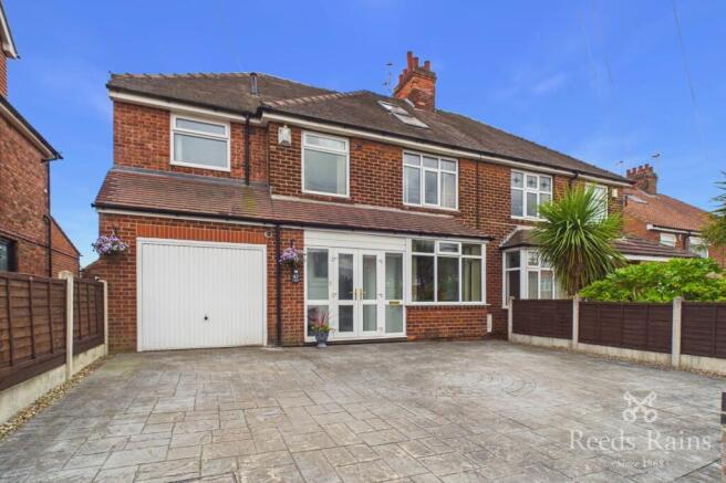 5 bed Semi-Detached for sale in york
