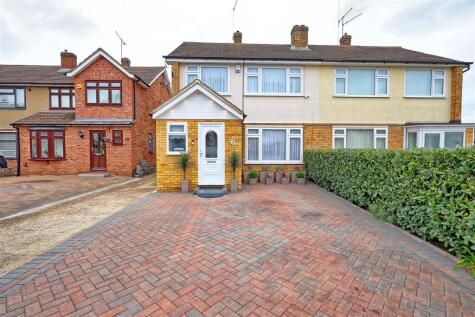 Martins Drive - Cheshunt