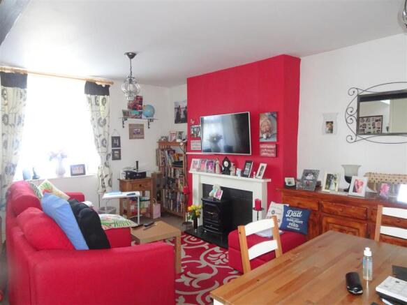 Living Room/Dining Area