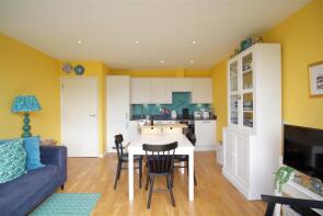 Flat B, 2 Austin House, Lambert Road, London SW2 5BQ