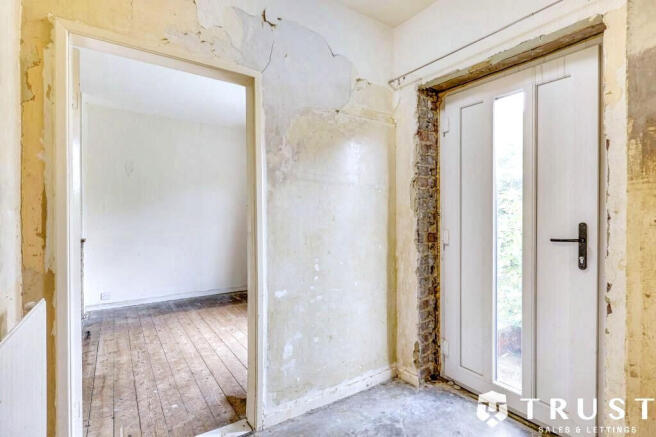 3 bed Semi-Detached for sale Image 9