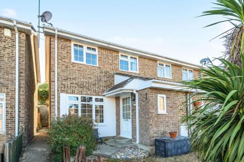 Samber Close, Lymington, SO41
