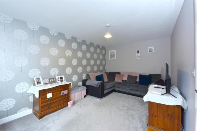 Dymond Drive, The Spinney, Shrewsbury photo 4