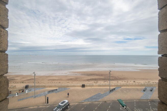 3 bed Apartment for sale Image 12
