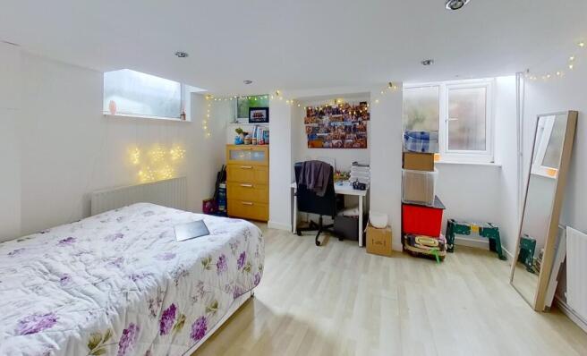 4 bed Terraced to rent Image 9
