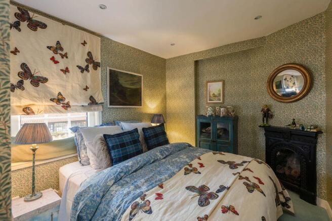 3 bed Terraced for sale Image 9