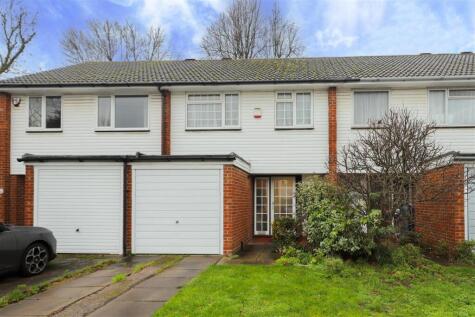 Lawrence Drive, Ickenham, UB10