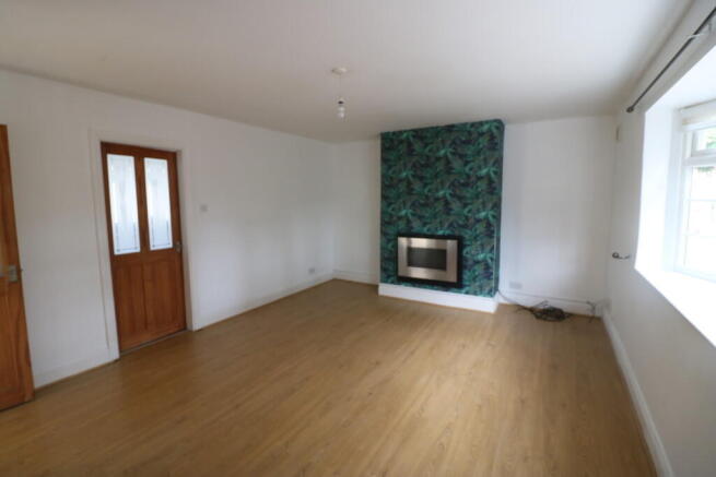 3 bed Semi-Detached to rent Image 4
