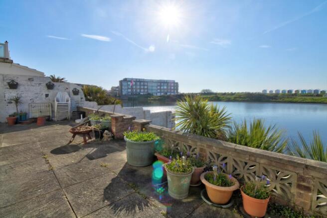 Alfresco dining terrace
