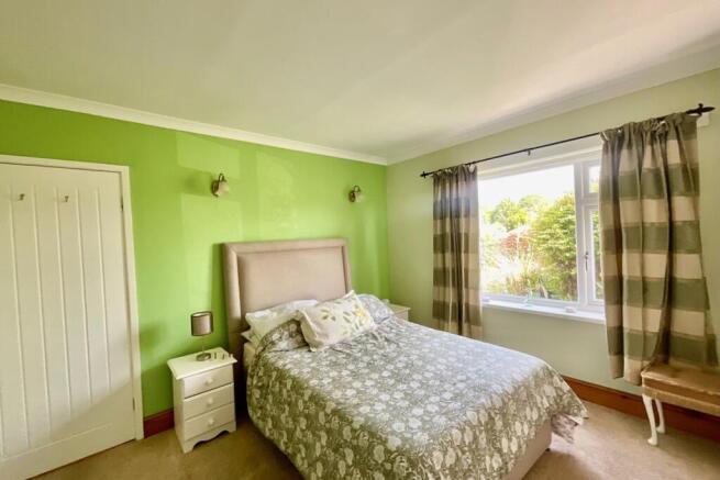 3 bed Bungalow for sale Image 12