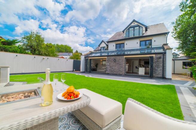 Award-winning Media team on EVERY Listing_19