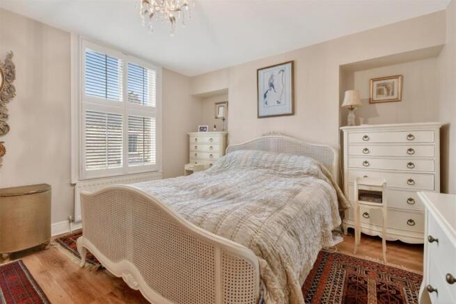 3 bed Terraced for sale Image 11