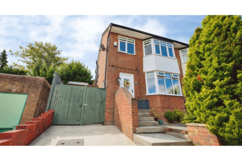 Armley Grange Avenue, Leeds, LS12