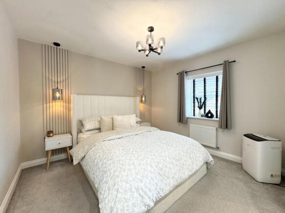 3 bed Semi-Detached for sale Image 8