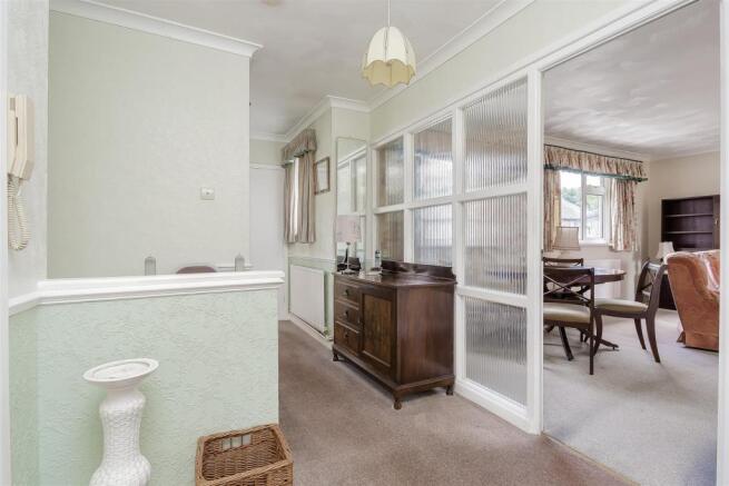 flat-courtlands-crescent-banstead-114.jpg
