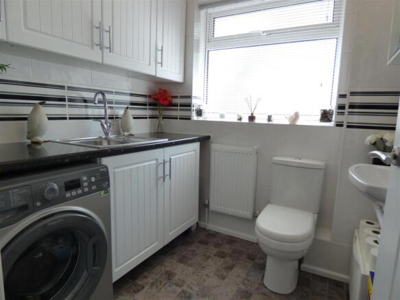 UTILITY ROOM/GROUND FLOOR W.C.