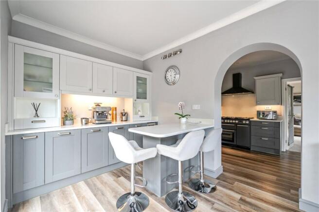 4 bed Bungalow for sale Image 12