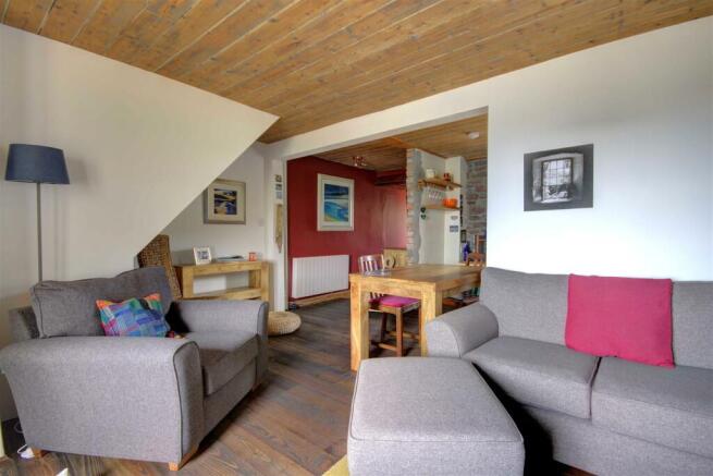 OPEN PLAN SITTING, DINING & KITCHEN