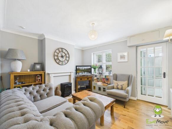 EweMove Estate Agents Basingstoke - Upper Sherbour