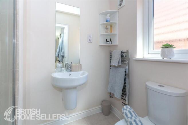 4 bed Detached for sale Image 10