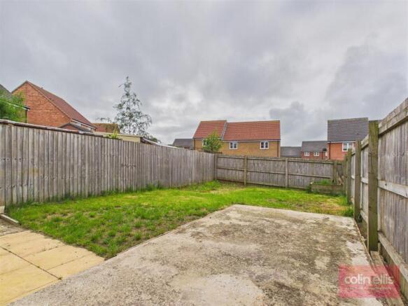 3 bed Semi-Detached for sale Image 12