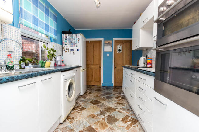 Kitchen/Breakfast...