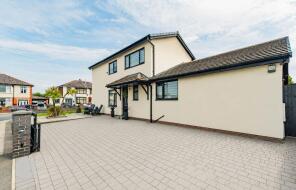 38, Tamworth Drive, Bury BL8 1DP