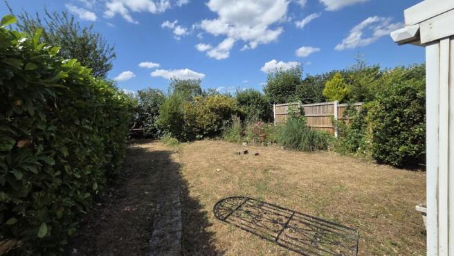 3 bed Semi-Detached to rent Image 12