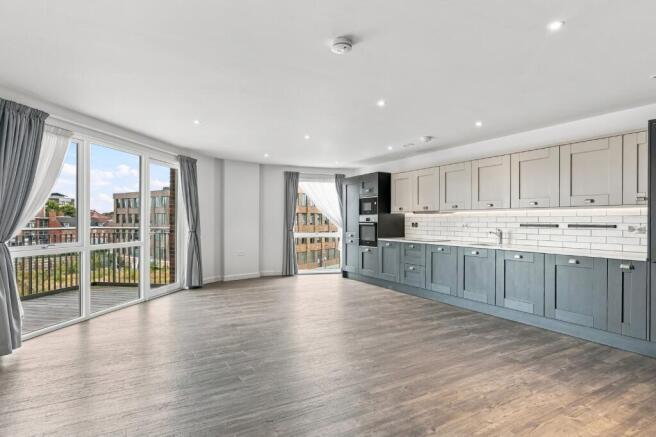 3 bed Flat for sale Image 5