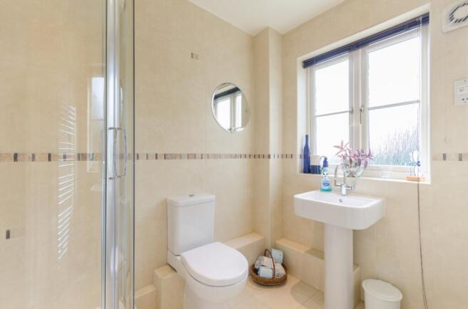 4 bed House for sale Image 12
