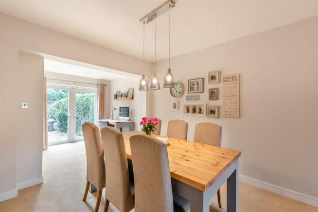 8573650-interior01.jpg