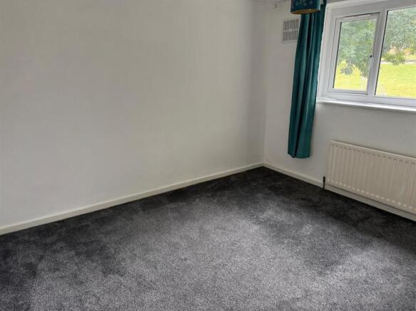 2 bed Semi-Detached to rent Image 6