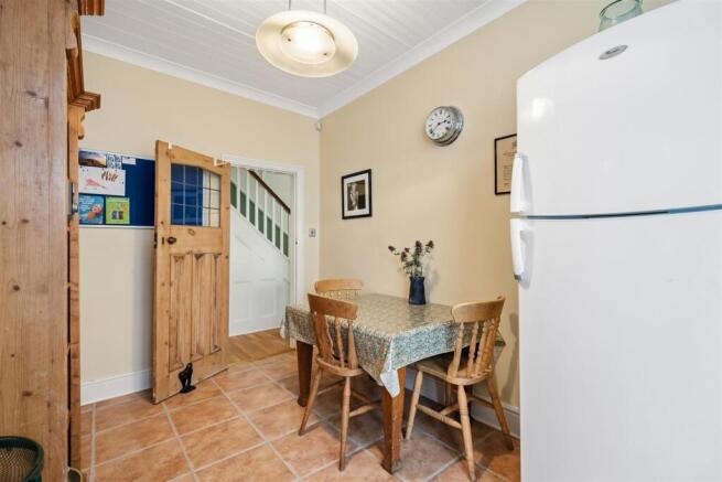 4 bed Semi-Detached for sale Image 11
