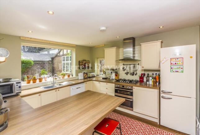 Kitchen image 3