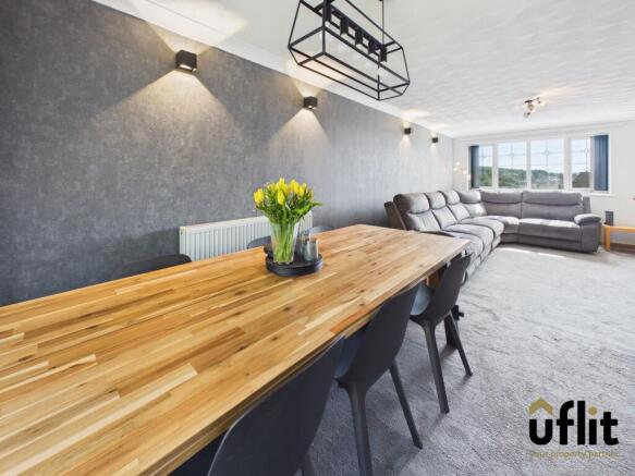 4 bed Detached for sale Image 4