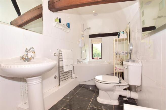 En-Suite Bathroom 10.06