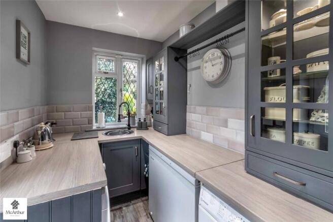 9 bed Detached for sale Image 8