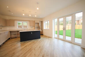 16, Nursery Green, Billingshurst RH14 0EQ