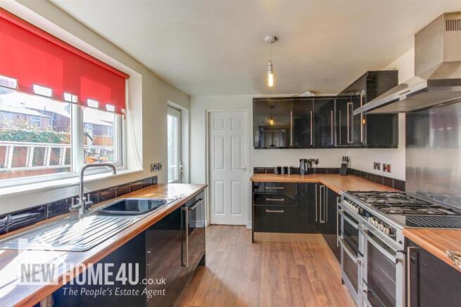 KITCHEN: