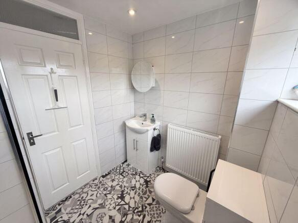 Family shower room