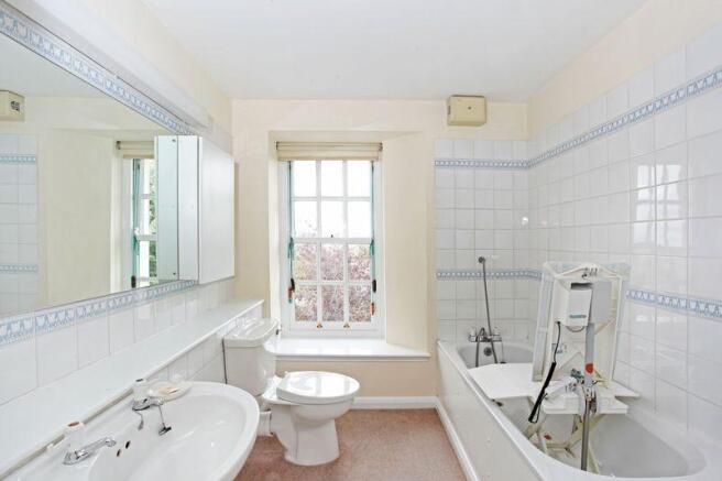 Spacious bathroom