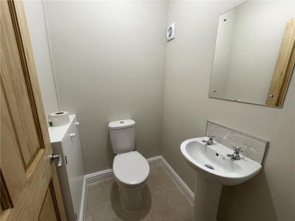 1 bed Detached to rent Image 8