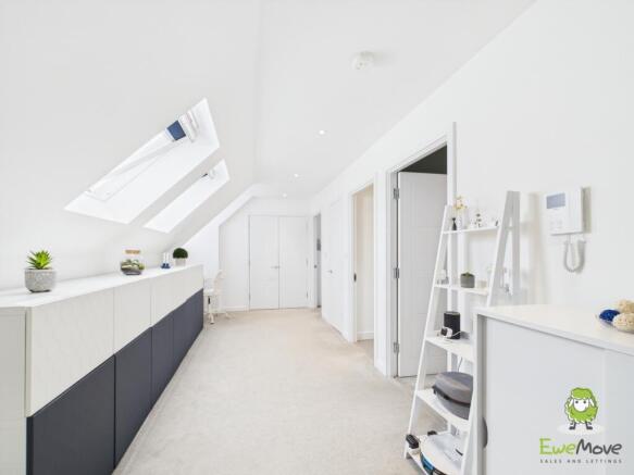 CAM03778G0-PR0193-STILL002