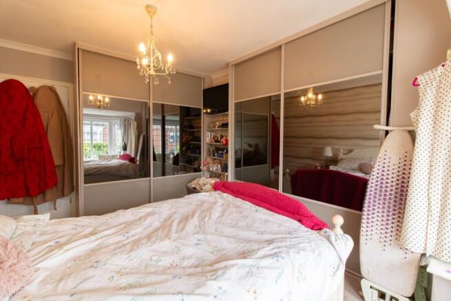 3 bed Semi-Detached for sale Image 9