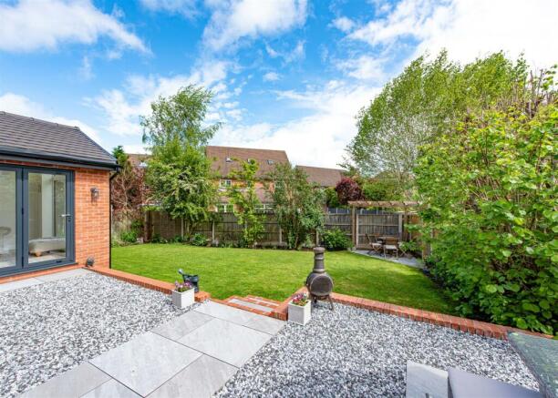 16 Old Farm Drive-gdn.jpg