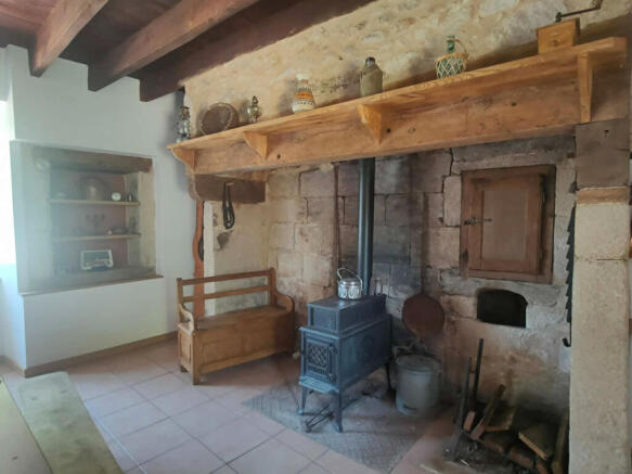 Photo 3