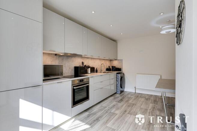 2 bed Semi-Detached for sale Image 7
