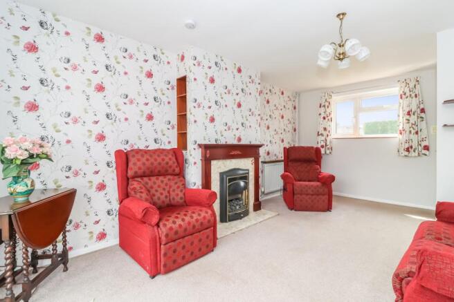Lounge - To Front