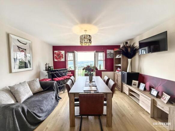 5 bed Detached for sale Image 10